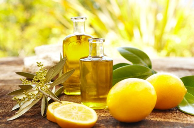 lemon-essential-oil lemon-essential-oil