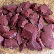 Jaspis, rdeč, naravni surovi kristal, 3-4 cm